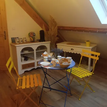 Bed & Breakfast Au Pied De La Colline 3*