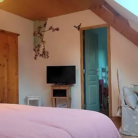 Au Pied De La Colline B&B 3*